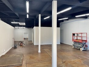 427 Wade Hampton Blvd, Greenville, SC for lease Interior Photo- Image 2 of 3