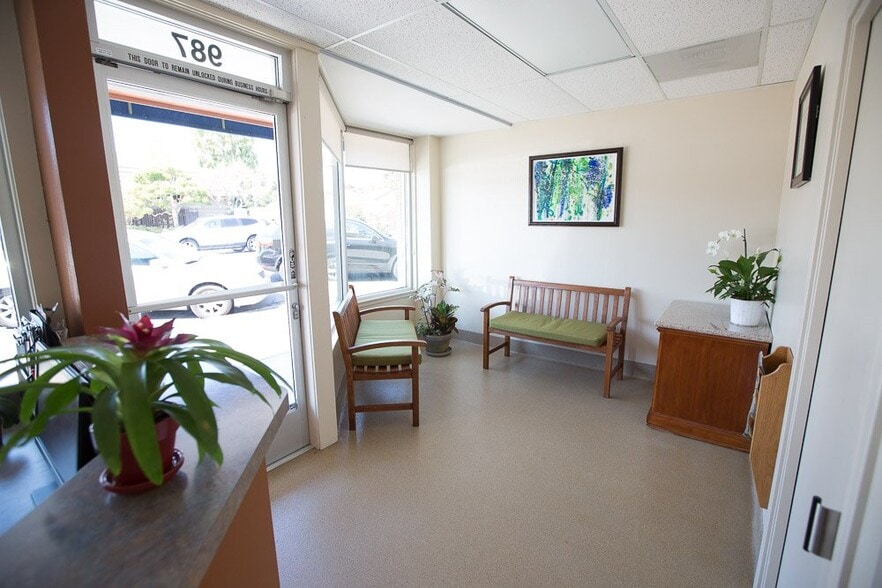 987 Laurel St, San Carlos, CA à vendre - Photo du bâtiment - Image 3 de 7
