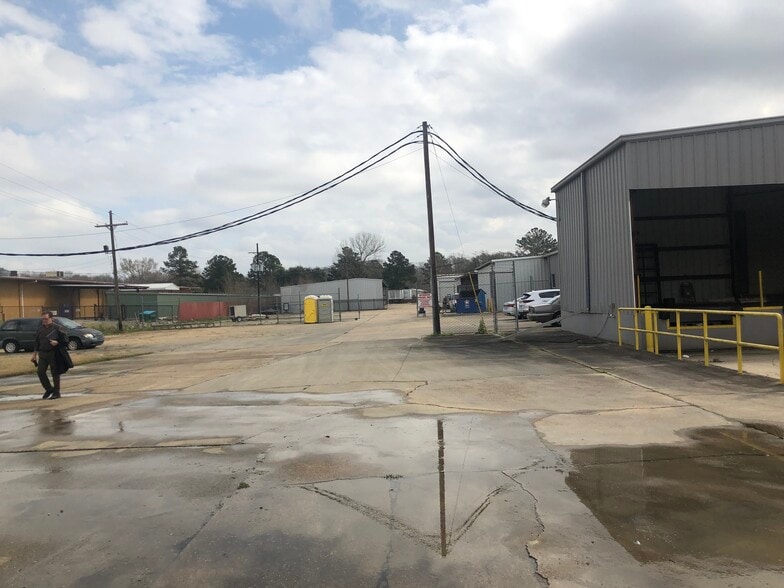 3000 Main St, Baker, LA for lease - Building Photo - Image 3 of 27