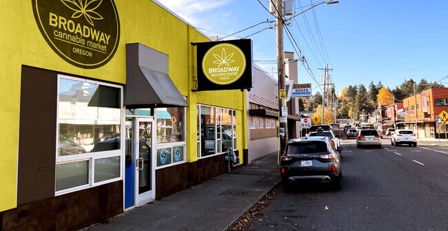 More details for 8028 SE Stark St, Portland, OR - Retail for Sale