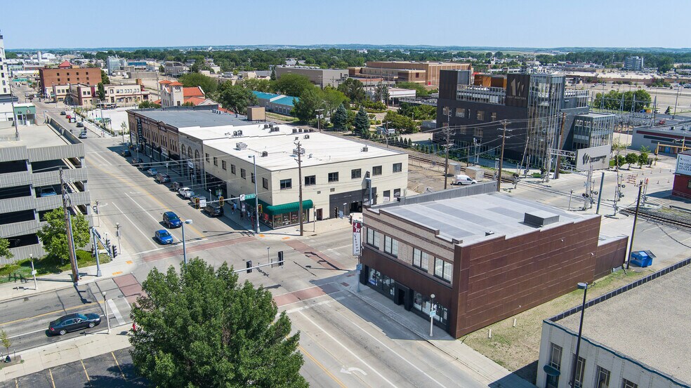 223 E Main Ave, Bismarck, ND à vendre - Photo du bâtiment - Image 3 de 23