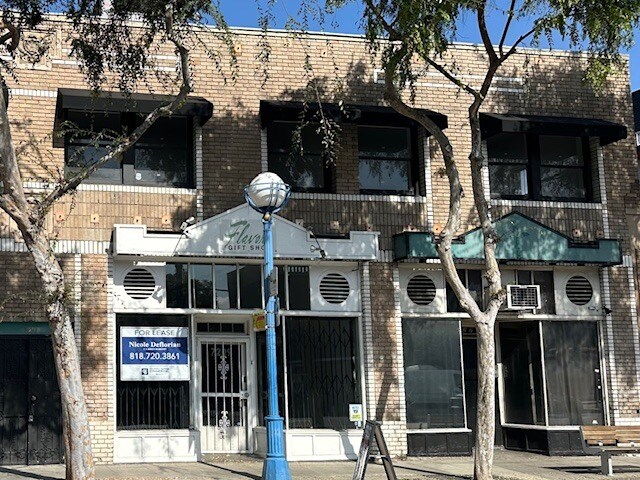 7201-7213 Santa Monica Blvd, West Hollywood, CA à louer - Photo du bâtiment - Image 2 de 14
