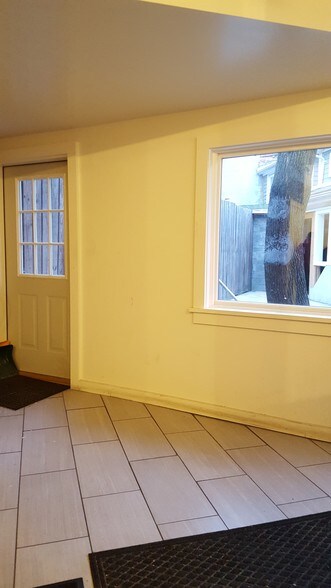 58 Main St, New Paltz, NY à vendre - Photo du bâtiment - Image 3 de 38