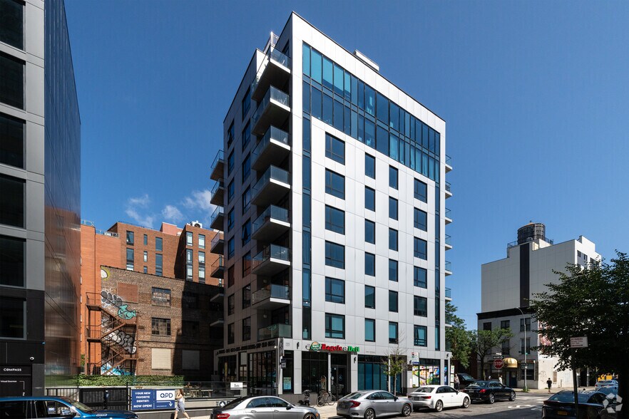 41-04 27th St, Long Island City, NY à vendre - Photo du bâtiment - Image 2 de 5