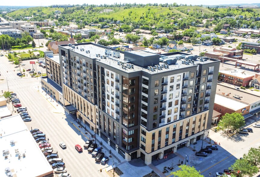 525 E Saint Joseph St, Rapid City, SD à louer - Photo du bâtiment - Image 1 de 14