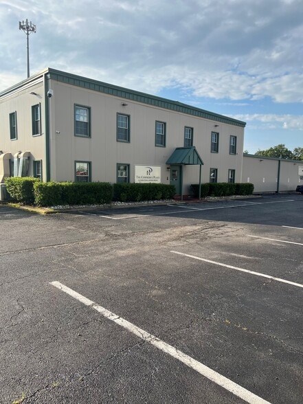 5250 Challedon Dr, Virginia Beach, VA à louer - Photo du bâtiment - Image 1 de 9