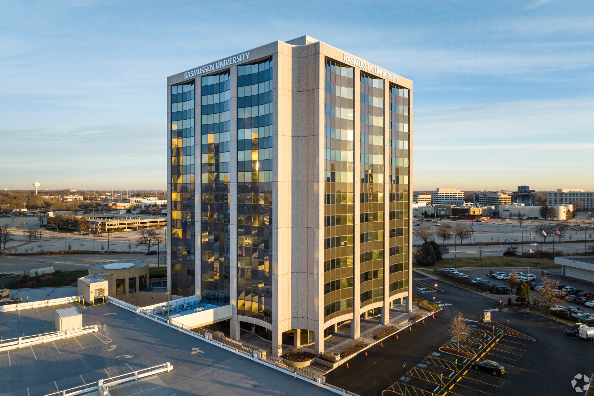 1415 W 22nd St, Oak Brook, IL à louer Photo principale- Image 1 de 54