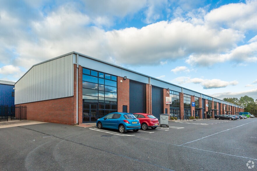 9 Ferguson Dr, Lisburn à louer - Photo principale - Image 1 de 1