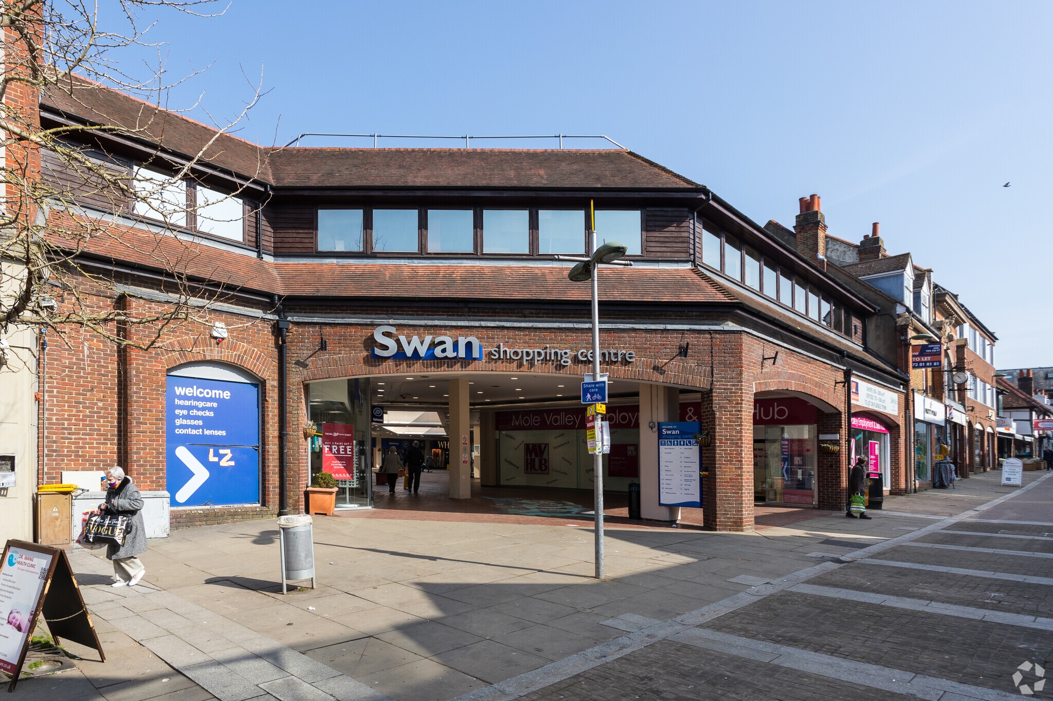 High St, Leatherhead for lease Primary Photo- Image 1 of 6