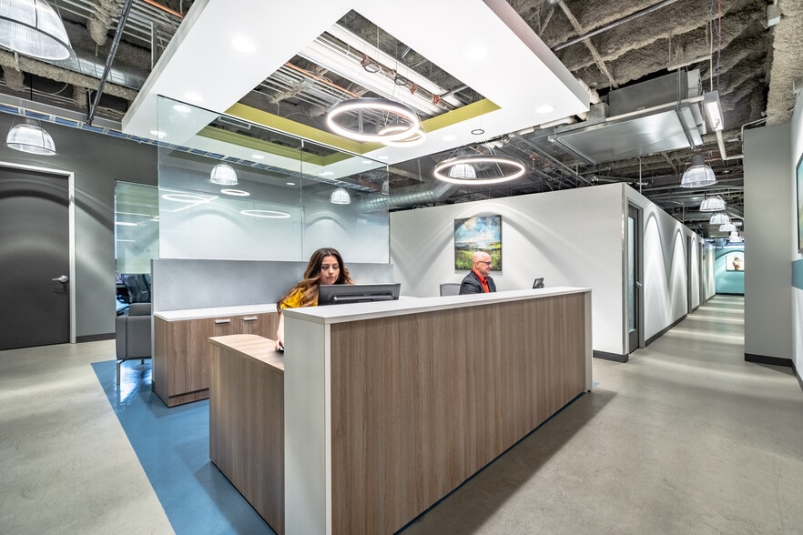 2100 West Loop South, Houston, TX for lease - Building Photo - Image 2 of 15