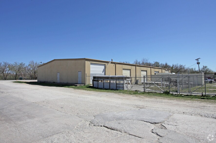 6024 Old Hemphill Rd, Fort Worth, TX à louer - Photo du bâtiment - Image 3 de 9