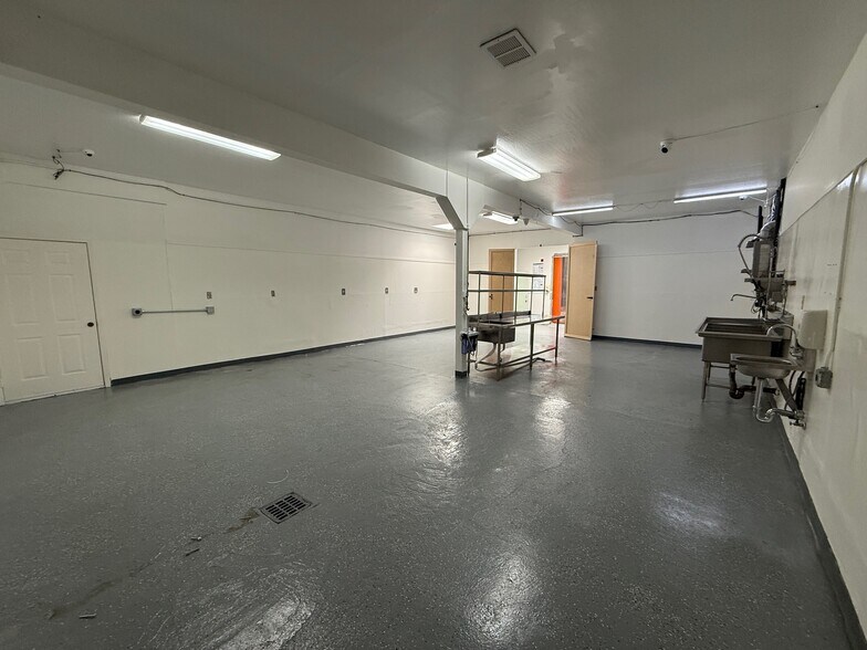 890 7th Ave, San Bruno, CA à louer - Photo du bâtiment - Image 2 de 5