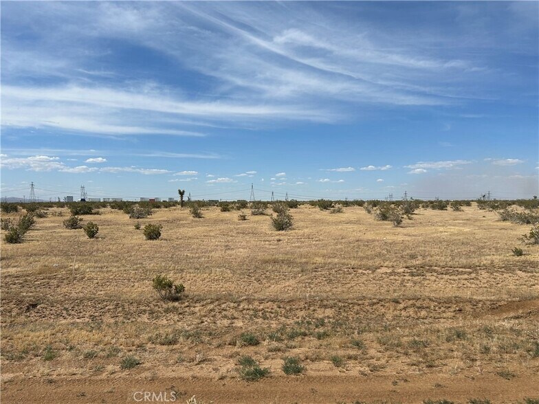 Cassia St, Adelanto, CA à vendre - Photo du bâtiment - Image 2 de 3