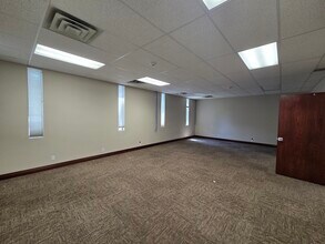 1890 W 4000 S, Roy, UT for lease Interior Photo- Image 2 of 12