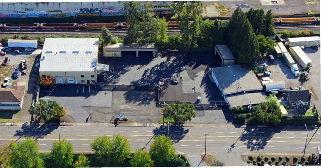 More details for 5650 NE Columbia Blvd, Portland, OR - Industrial for Sale
