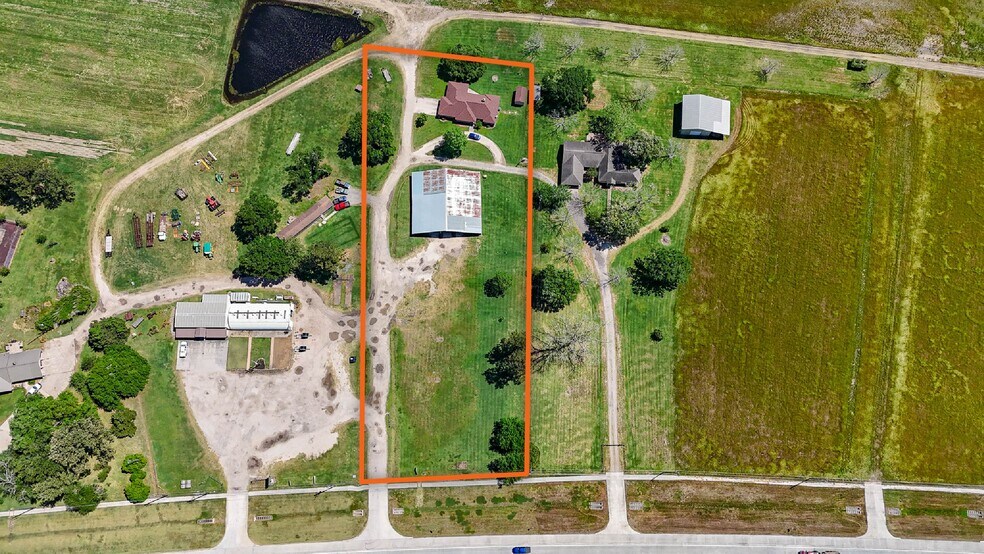 18426 FM 2100, Crosby, TX à vendre - Photo du bâtiment - Image 3 de 8