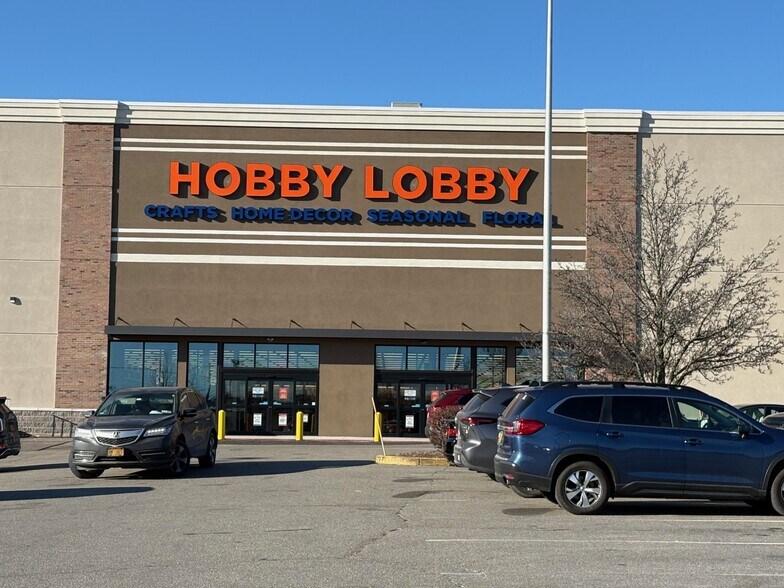 895 E Gate Blvd, Garden City, NY for lease - Building Photo - Image 2 of 4
