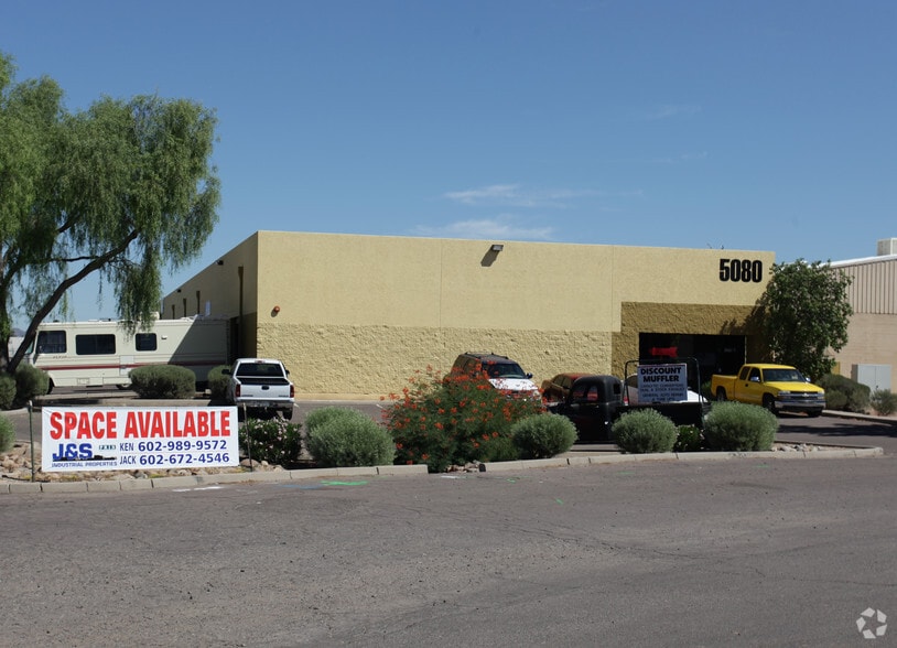 5511 N 51st Ave, Glendale, AZ à louer - Photo du bâtiment - Image 2 de 3