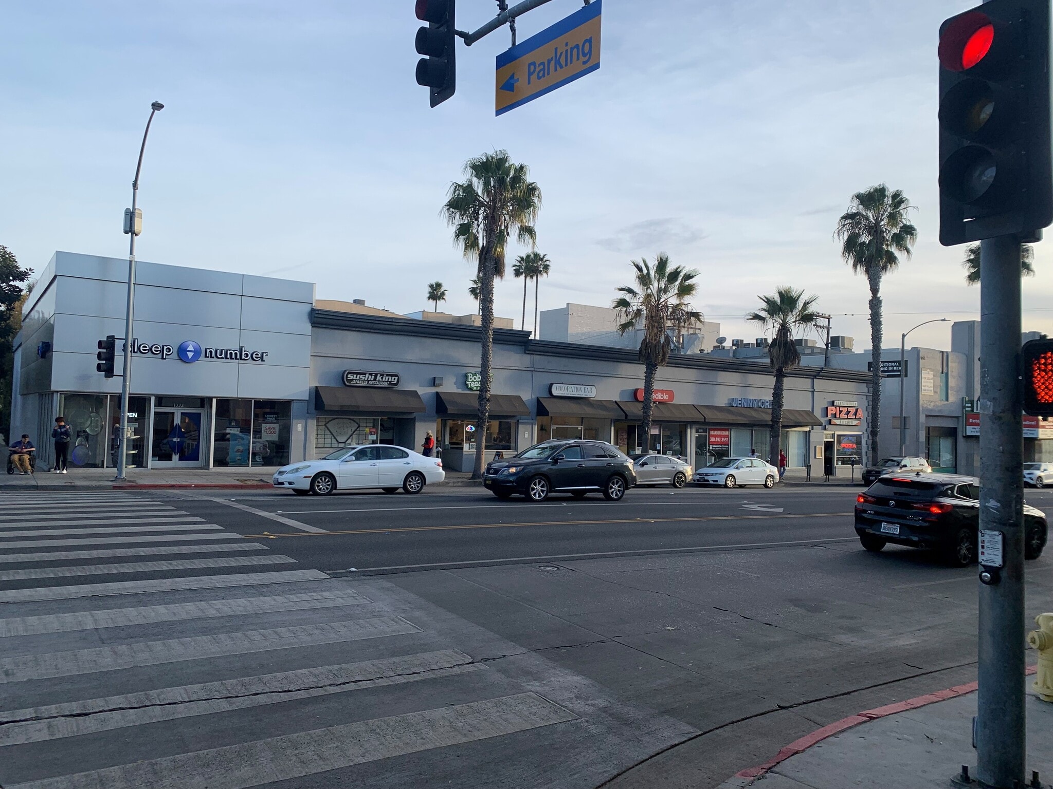 1318-1332 Wilshire Blvd, Santa Monica, CA à louer Photo du bâtiment- Image 1 de 8