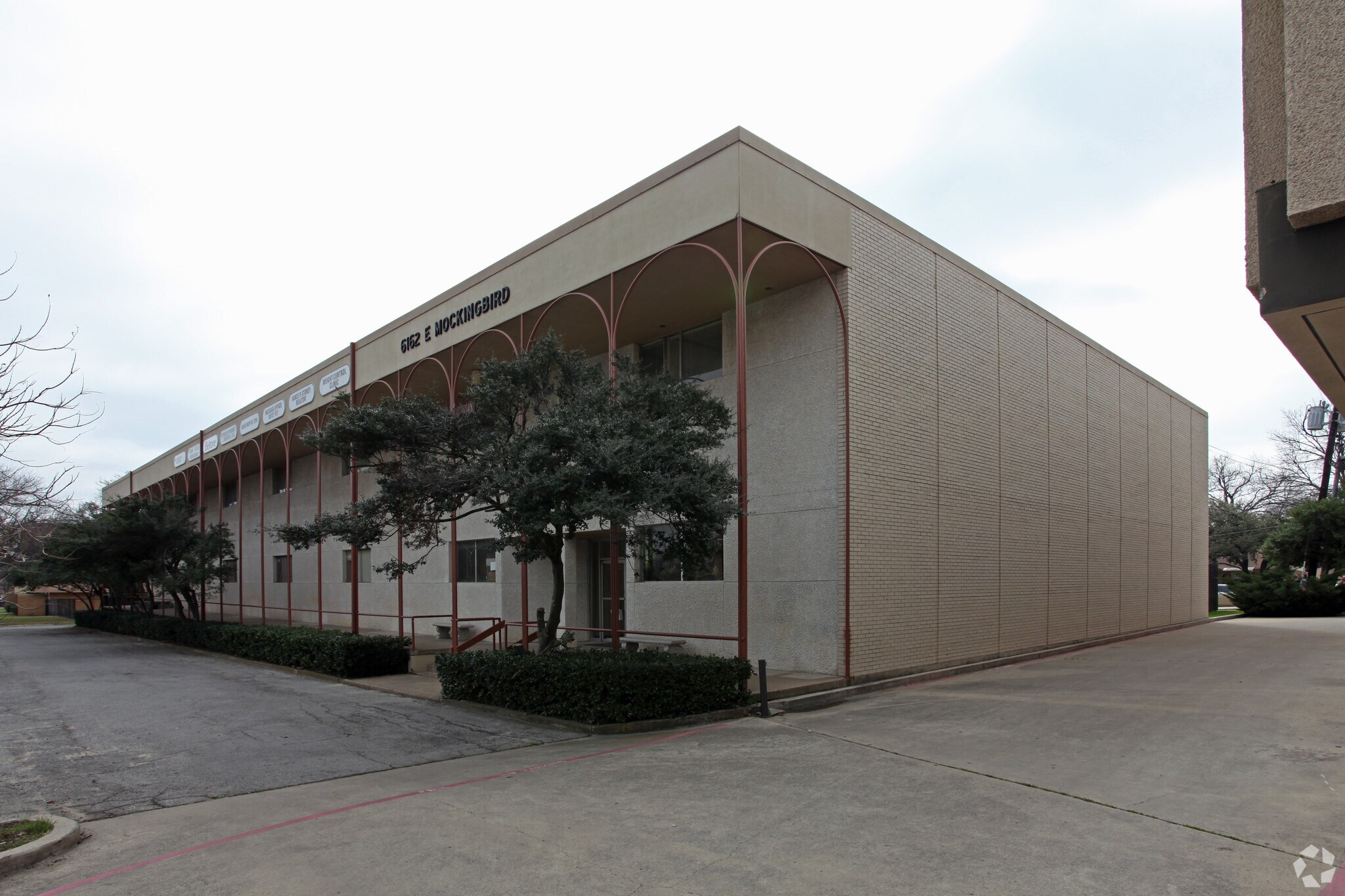 6162 E Mockingbird Ln, Dallas, TX à louer Photo principale- Image 1 de 7