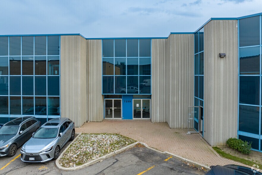 7299 E Danbro Cres, Mississauga, ON à louer - Photo du bâtiment - Image 3 de 3