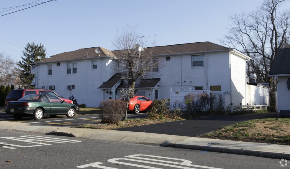 140 Wall St, West Long Branch, NJ for lease - Building Photo - Image 2 of 2