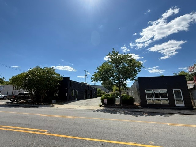 930-934 S Chapman St portfolio of 2 properties for sale on LoopNet.ca Building Photo- Image 1 of 7