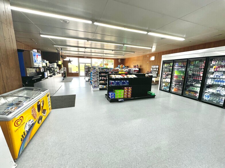 5728 McCoy Rd, Blacksburg, VA à vendre - Photo intérieure - Image 3 de 13