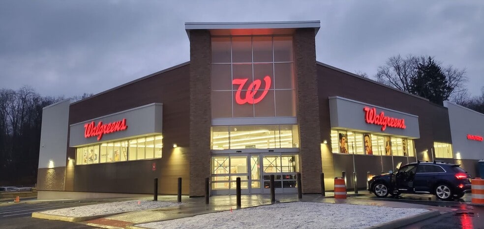 3320 Crompond rd, Yorktown Heights, NY à louer - Photo du bâtiment - Image 3 de 3