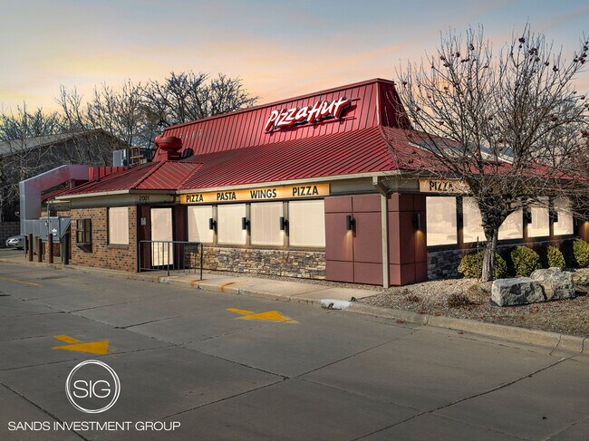 More details for 2001 W Hwy 52, Rochester, MN - Retail for Sale