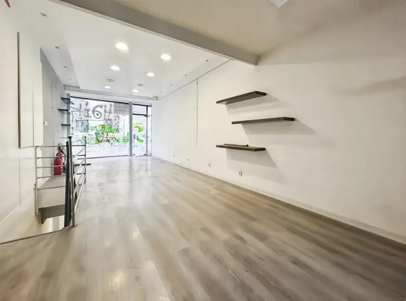 Rue Du Faubourg Saint-Martin, Paris for lease - Building Photo - Image 1 of 5