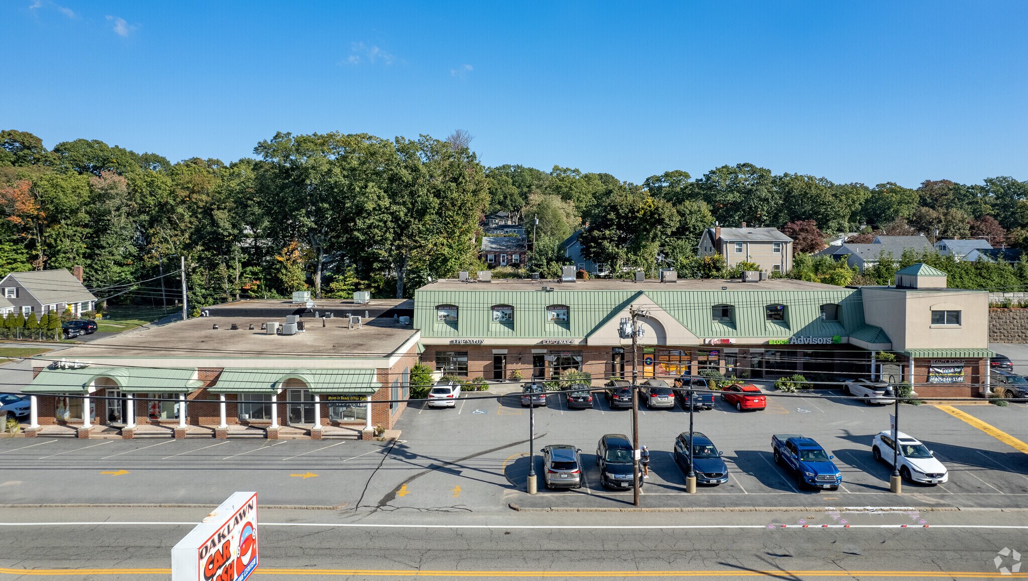 800 Oaklawn Ave, Cranston, RI à louer Photo du bâtiment- Image 1 de 12