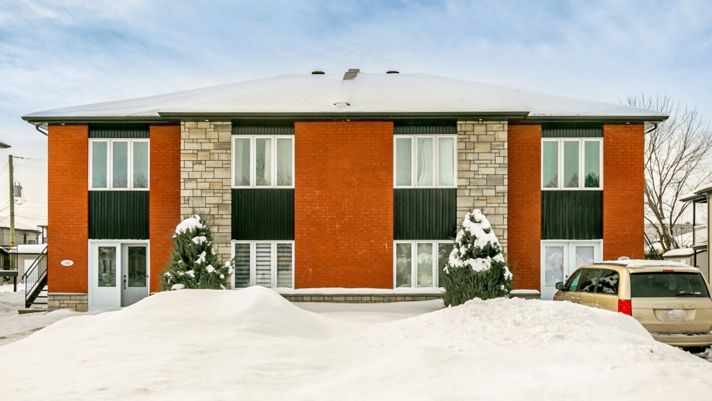 456-458 Rue De L'église, Beauharnois, QC for sale Primary Photo- Image 1 of 1