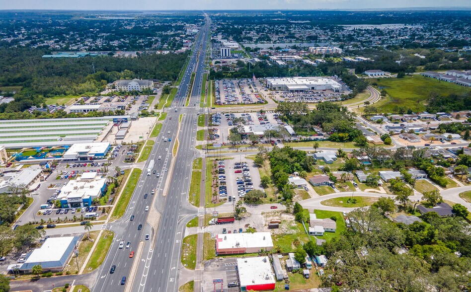 3307 US-19 Hwy, Holiday, FL à vendre - Photo du bâtiment - Image 3 de 4