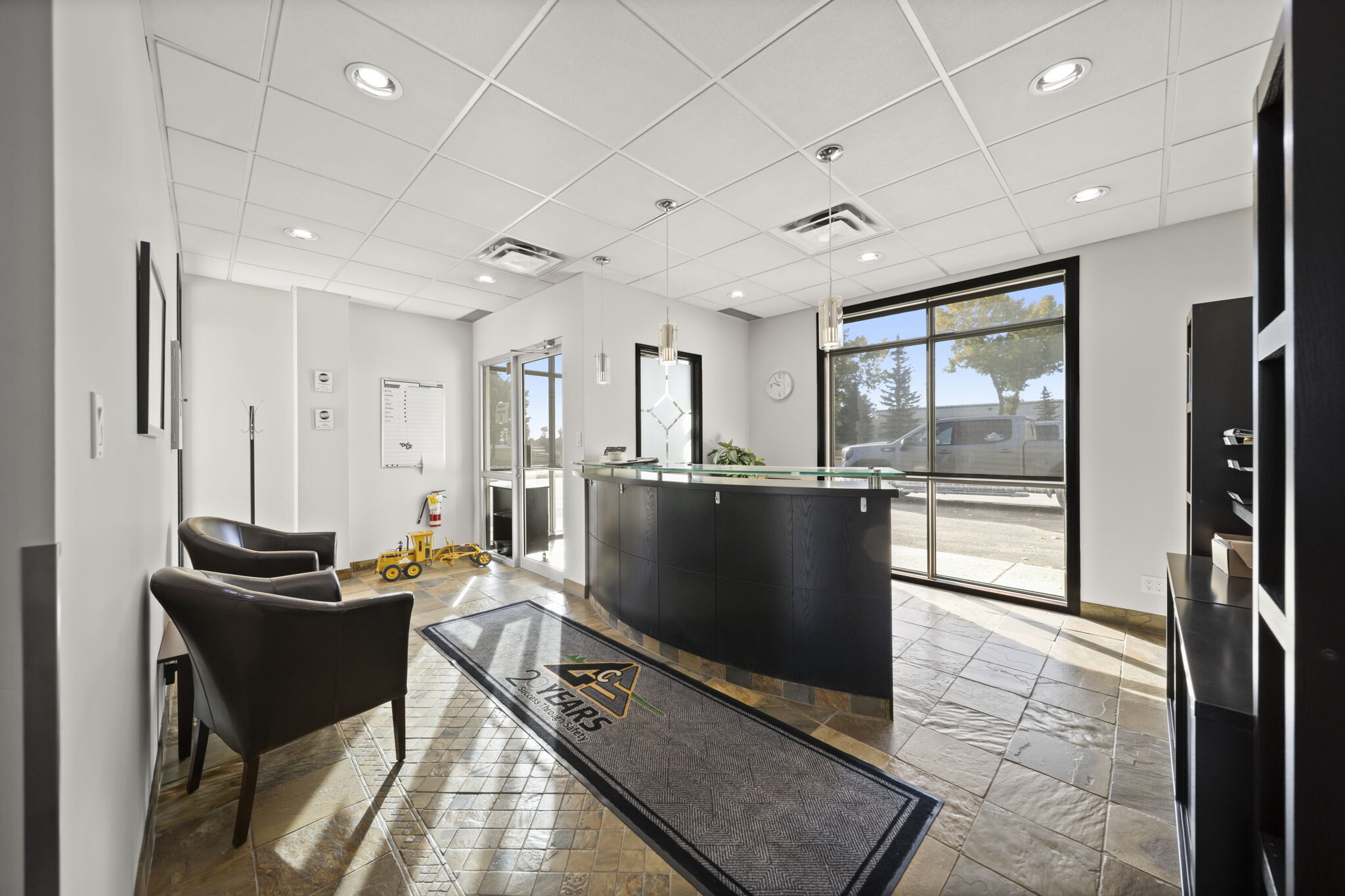 259 Burnt Park Dr, Red Deer County, AB for sale Interior Photo- Image 1 of 33