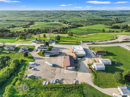 20756 Route 3, Durango, IA à vendre - Photo du bâtiment - Image 3 de 22