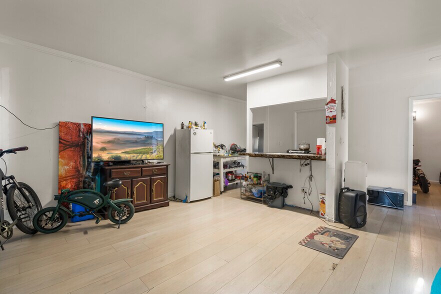 899 W San Carlos St, San Jose, CA à vendre - Photo du bâtiment - Image 3 de 14