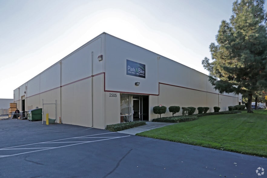2505 Port St, West Sacramento, CA for lease - Building Photo - Image 3 of 3