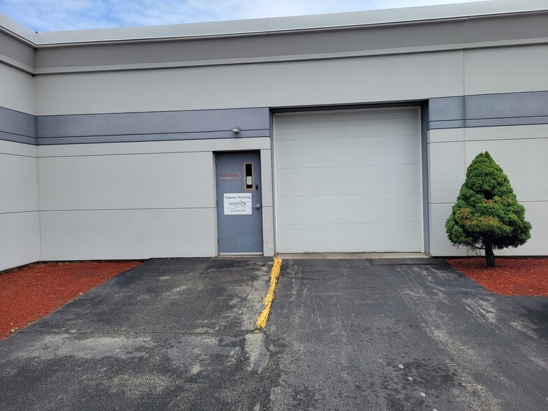 32 Hampshire Rd, Salem, NH for lease - Building Photo - Image 2 of 10