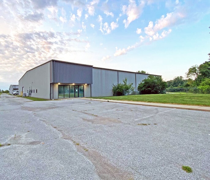 729 Prairie Dupont Dr, Dupo, IL for lease - Building Photo - Image 1 of 16