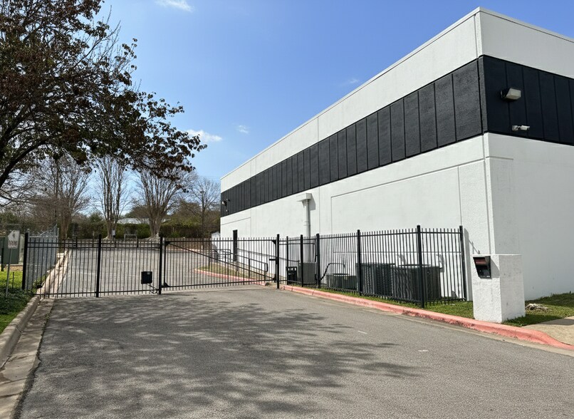 8605 Cross Park Dr, Austin, TX à louer - Photo du bâtiment - Image 2 de 12