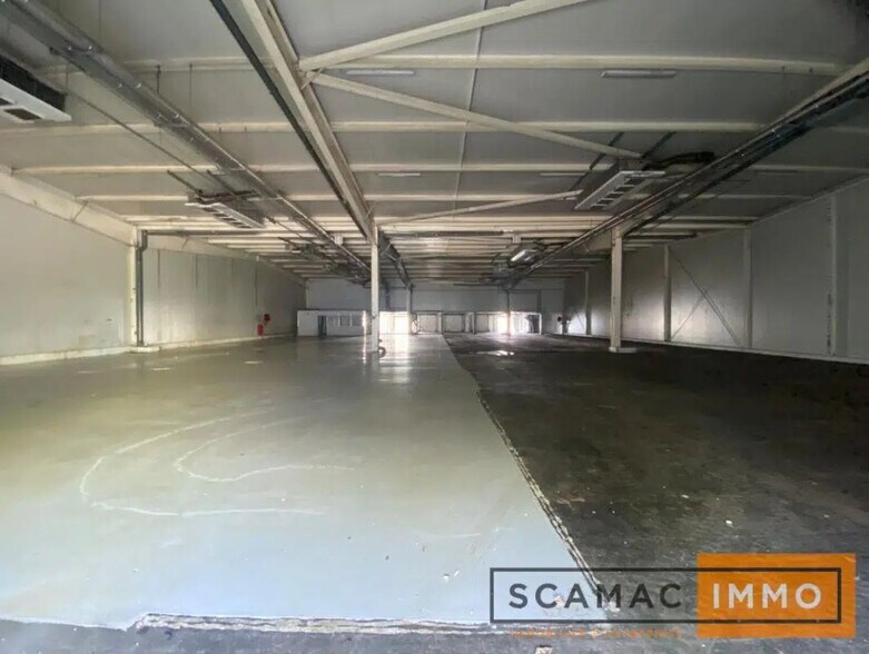 Industrial in Orly for lease - Building Photo - Image 2 of 5