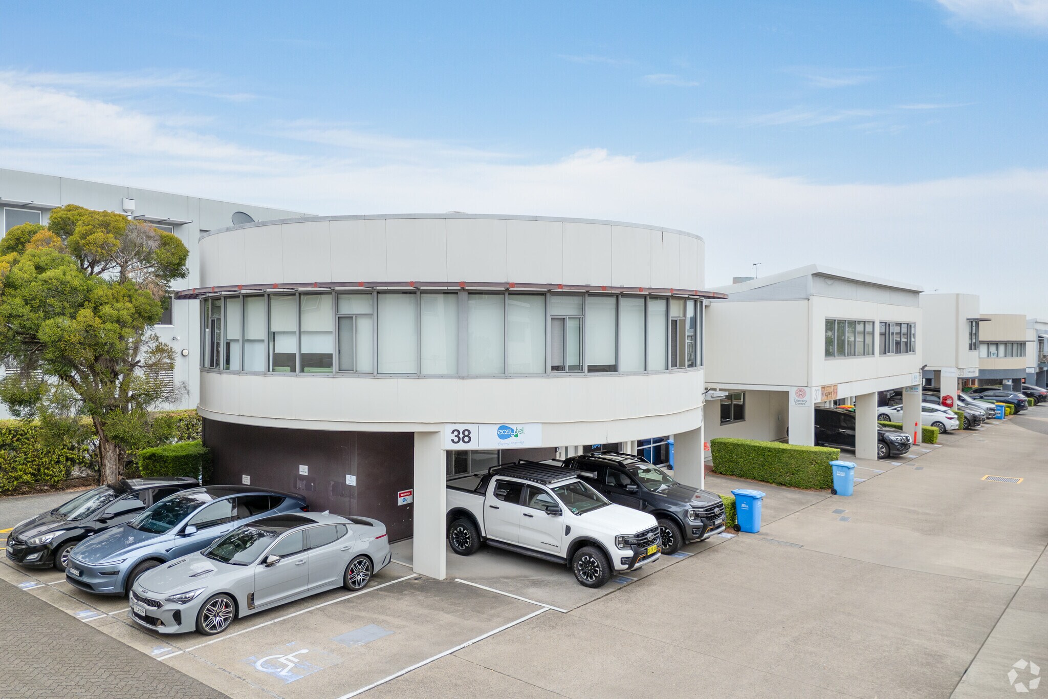 8 Avenue Of The Americas, Newington for lease Primary Photo- Image 1 of 5