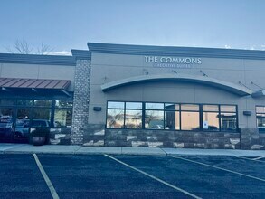 2631 Packerland Dr, Green Bay, WI for lease Interior Photo- Image 1 of 8