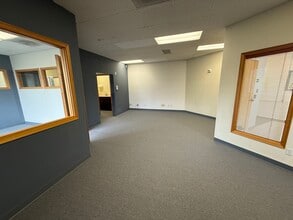 4720 200th St SW, Lynnwood, WA for sale Interior Photo- Image 1 of 10