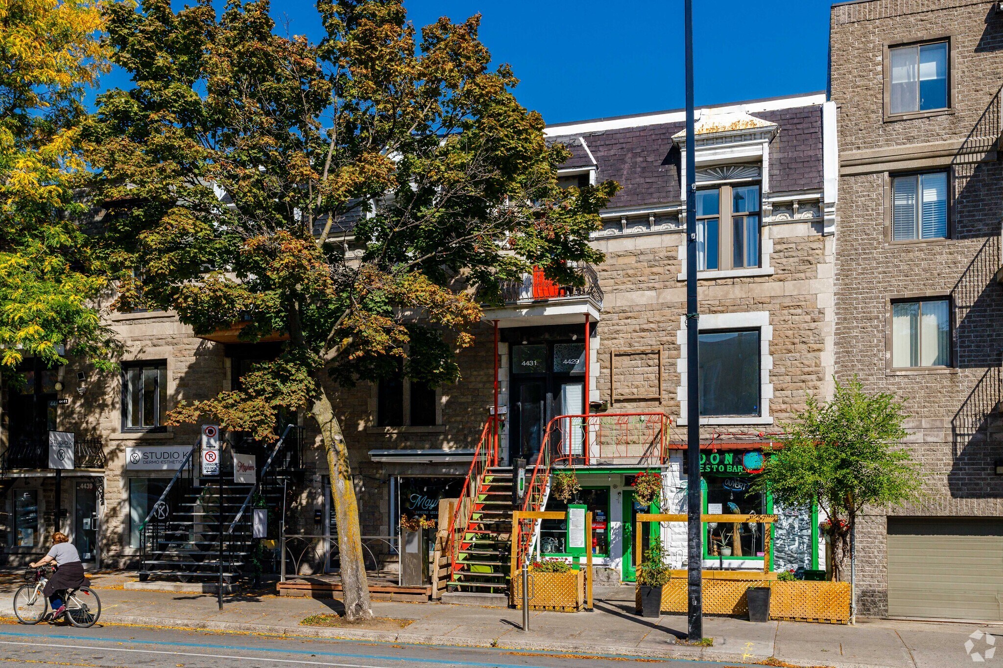 4427-4433 Rue Saint-Denis, Montréal, QC for sale Primary Photo- Image 1 of 1