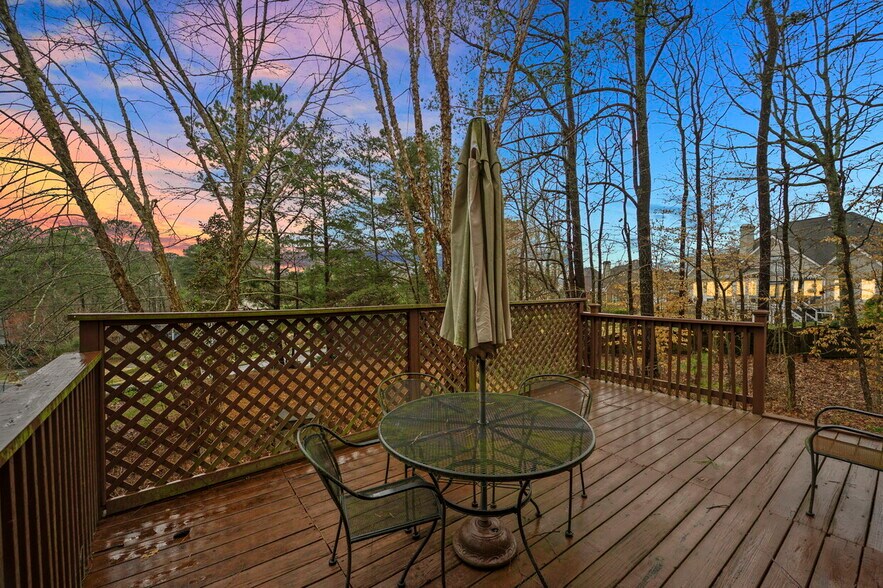 3883 Rogers Bridge Rd, Duluth, GA à vendre - Photo du b timent - Image 2 de 18