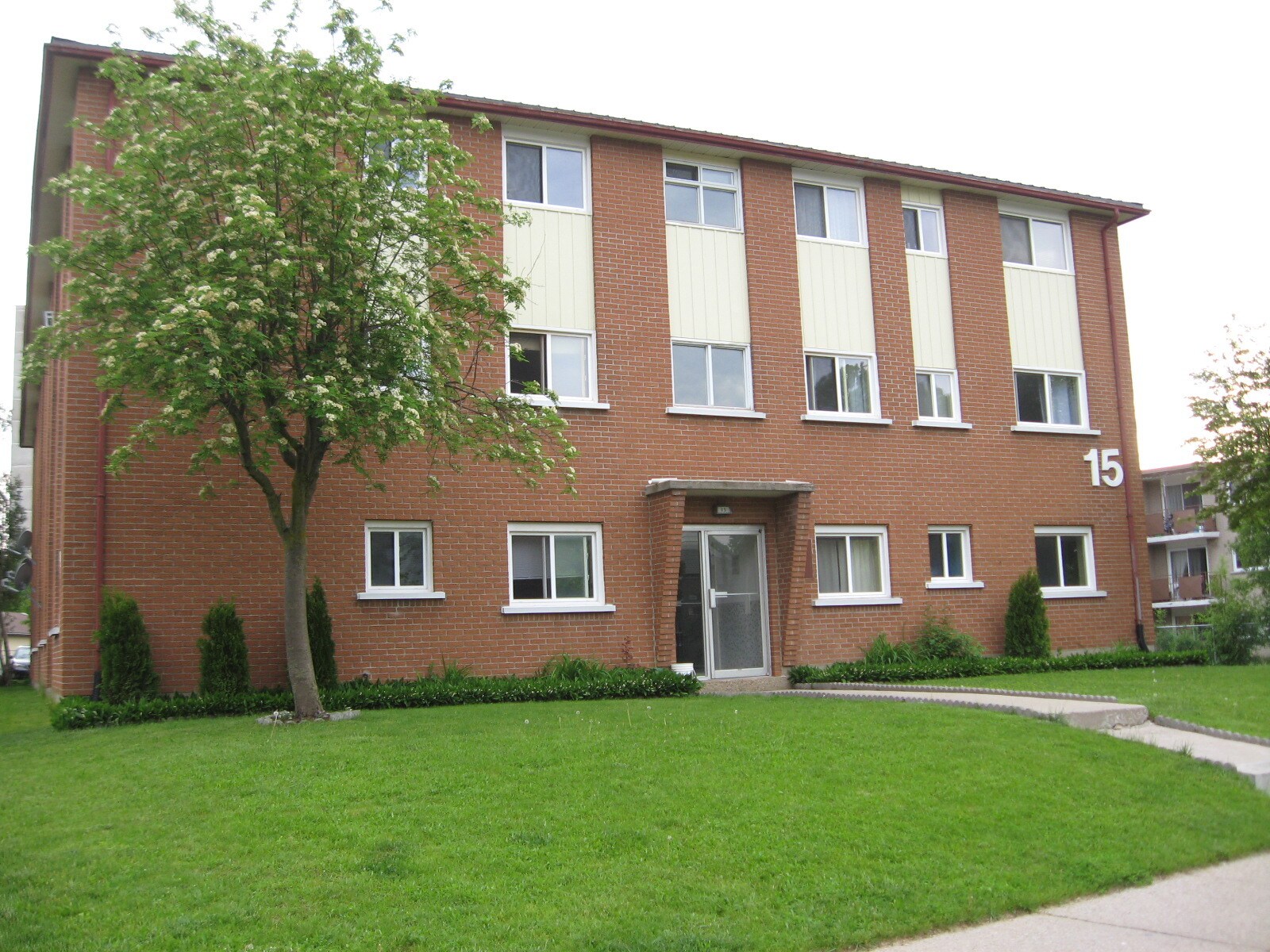 15 Mowat Blvd, Kitchener, ON for sale Building Photo- Image 1 of 1