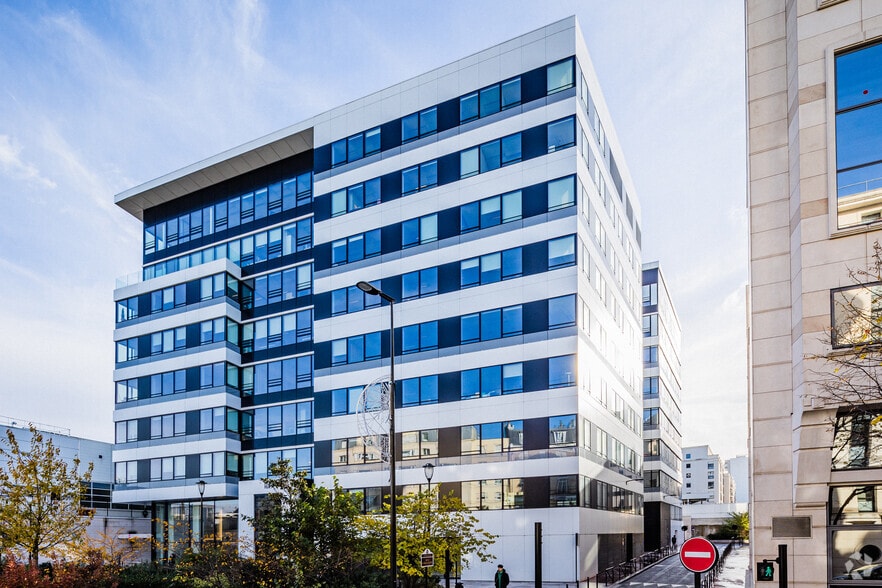 2-8 place du 8 mai 1945, Levallois-Perret for lease - Primary Photo - Image 1 of 2