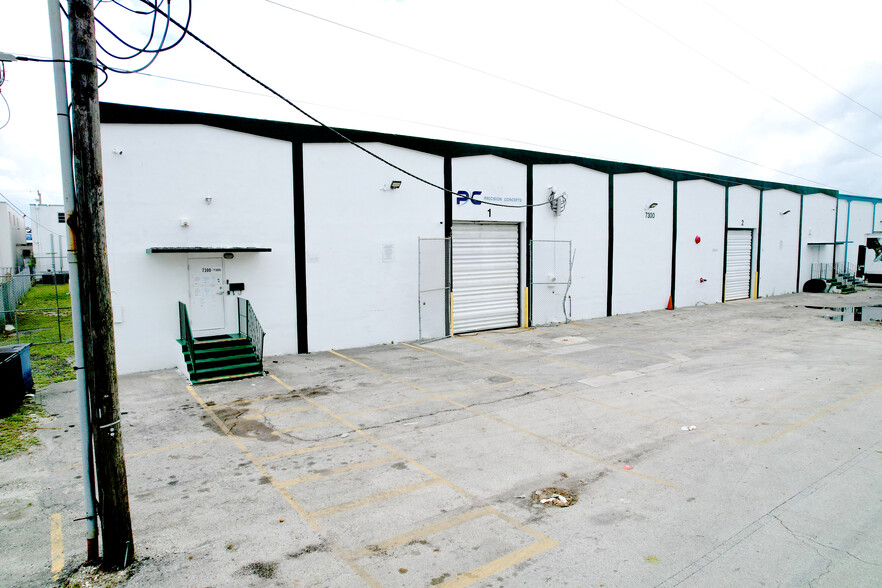 7300 W 18th Ln, Hialeah, FL for lease - Building Photo - Image 1 of 53